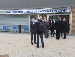 Centres de vaccination de Béziers et Sète : le préfet adresse son soutien aux équipes médicales
