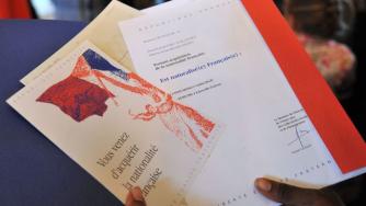 Cérémonie de remise de décret de naturalisation à la sous-préfecture de Lodè